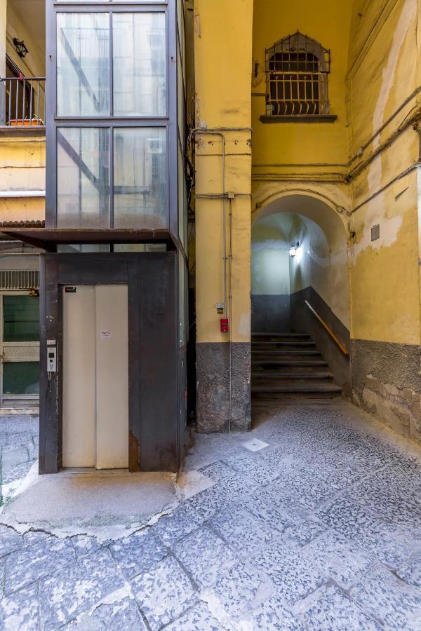 Umberto'S Nest At Toledo Daire Napoli Dış mekan fotoğraf